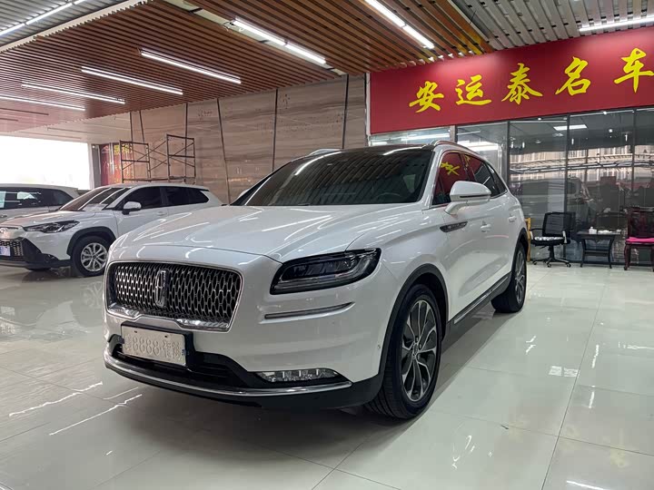 Фото 2 - Lincoln Nautilus