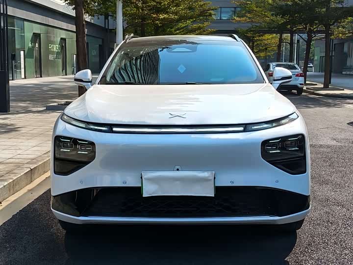 Фото 2 - XPeng G9