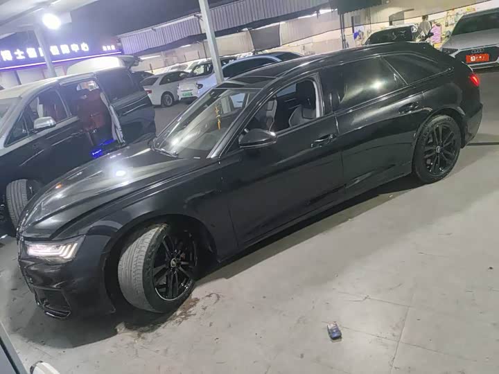 Фото 1 - Audi A6