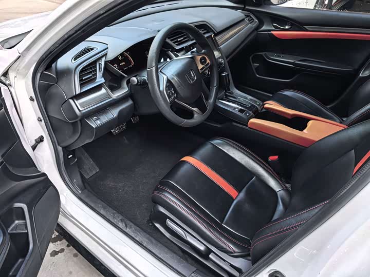 Фото 6 - Honda Civic