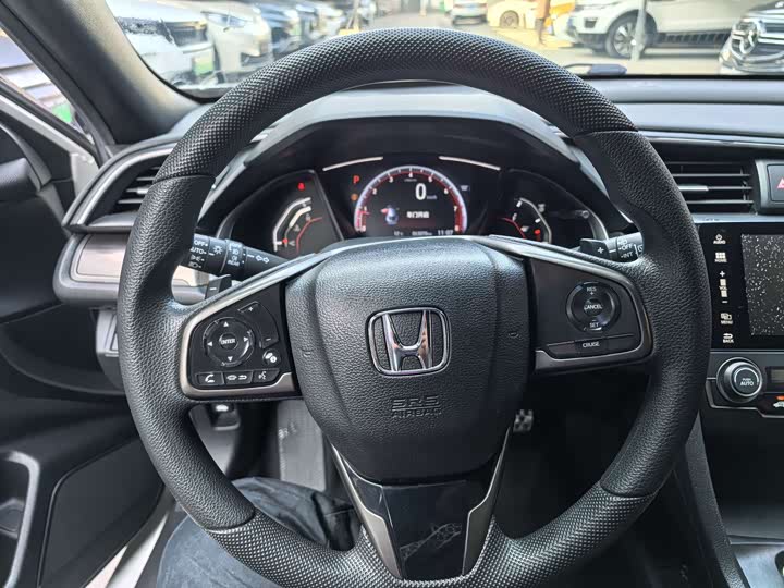 Фото 8 - Honda Civic