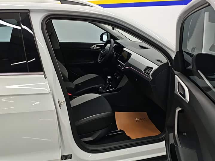 Фото 8 - Volkswagen Tacqua