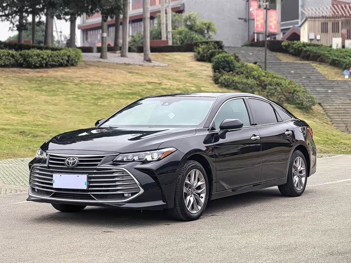 Фото 1 - Toyota Avalon