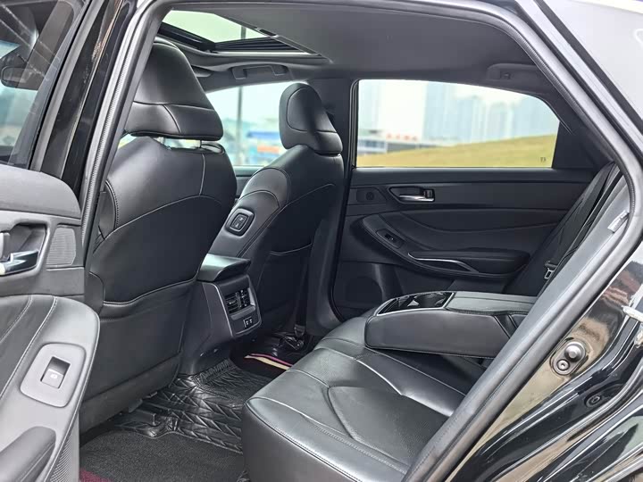 Фото 6 - Toyota Avalon