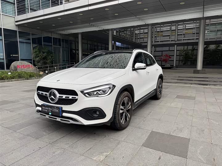 Фото 1 - Mercedes-Benz GLA-Class