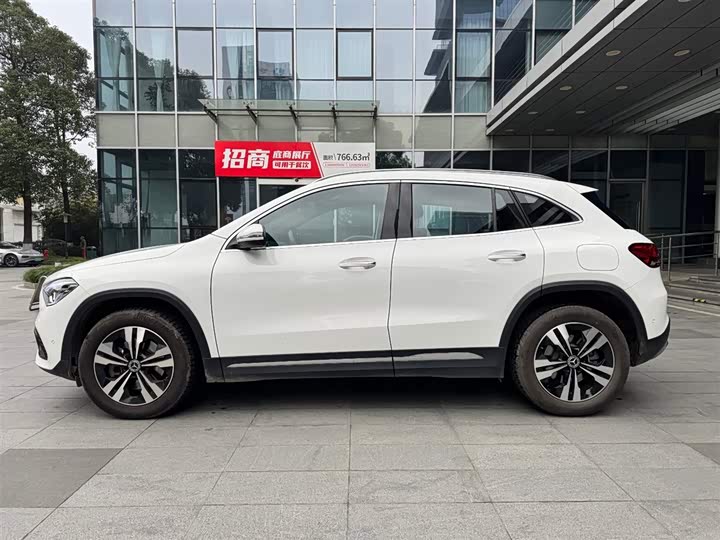 Фото 4 - Mercedes-Benz GLA-Class