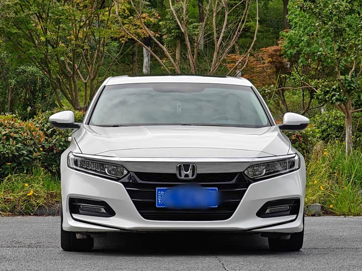 Фото 1 - Honda Accord