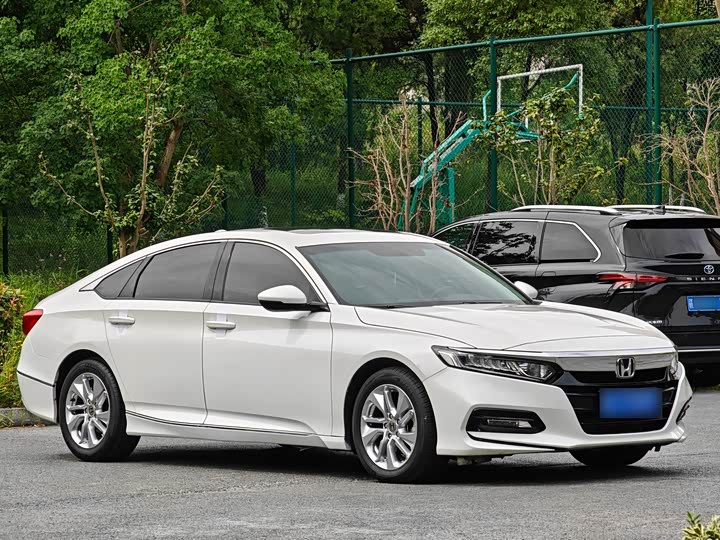 Фото 5 - Honda Accord