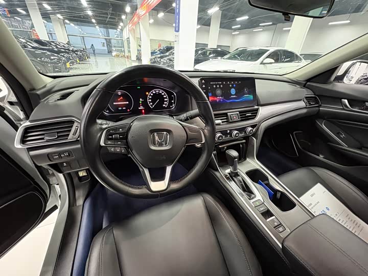 Фото 7 - Honda Accord