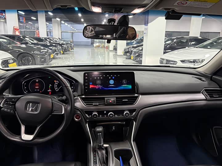 Фото 9 - Honda Accord