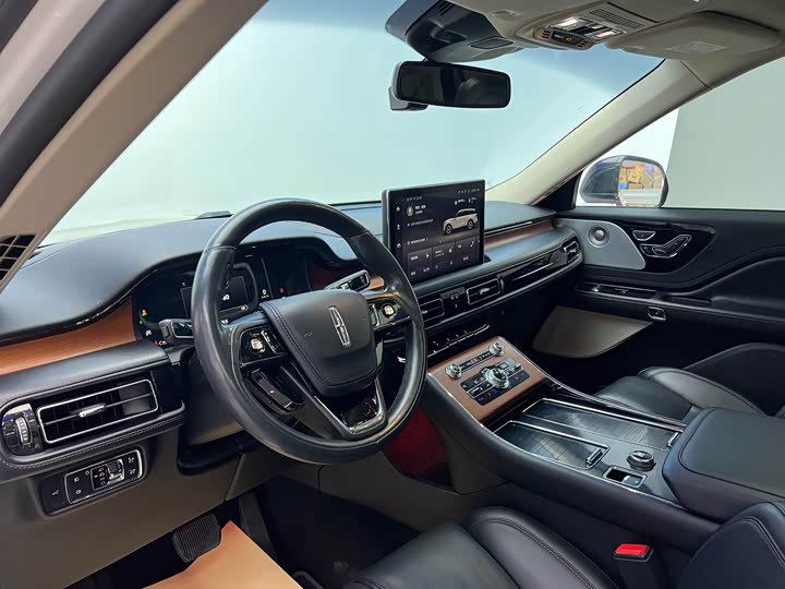 Фото 4 - Lincoln Aviator