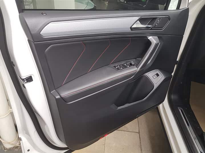 Фото 7 - Volkswagen Tiguan X