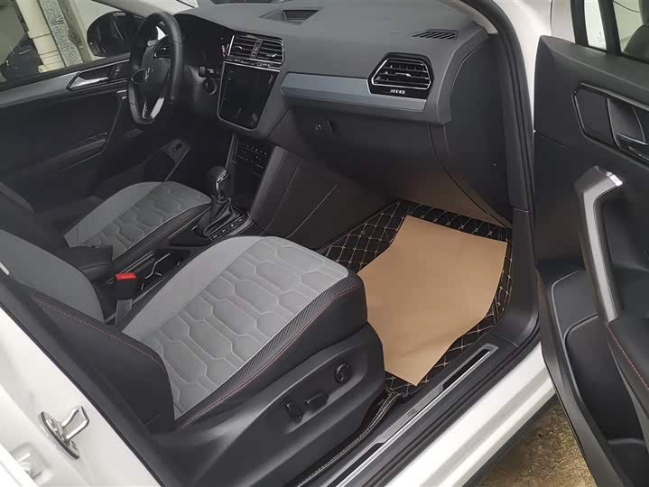 Фото 8 - Volkswagen Tiguan X