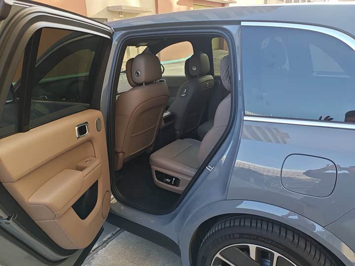 Фото 5 - LiXiang L8