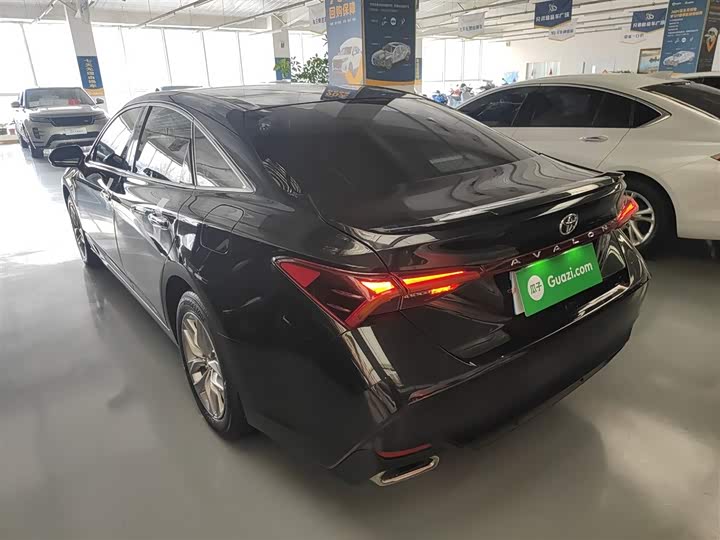 Фото 5 - Toyota Avalon