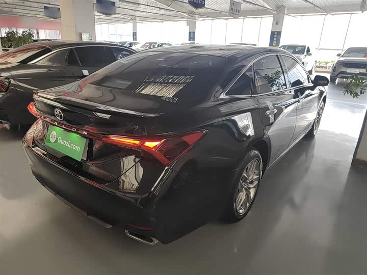 Фото 7 - Toyota Avalon