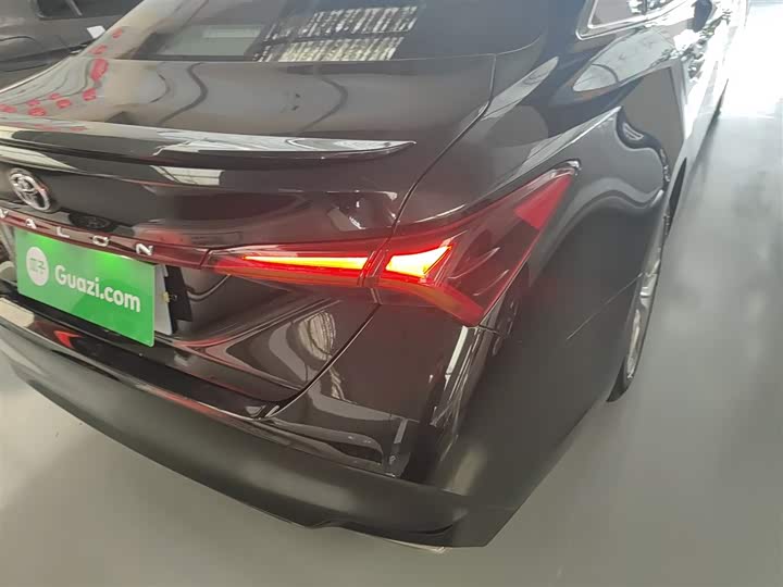 Фото 8 - Toyota Avalon