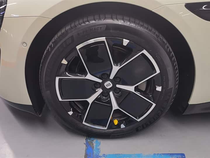 Фото 6 - Xiaomi SU7