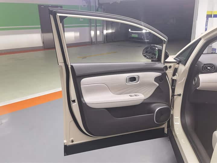 Фото 7 - GAC Aion UT