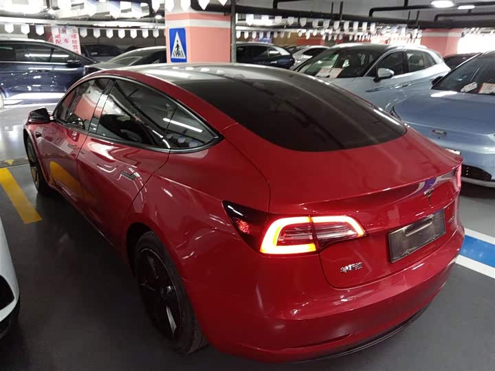 Фото 5 - Tesla Model 3