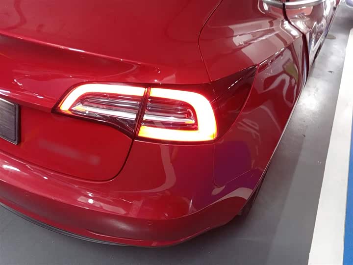 Фото 8 - Tesla Model 3