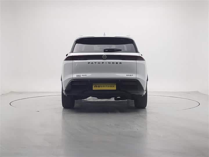 Фото 7 - Nissan Pathfinder