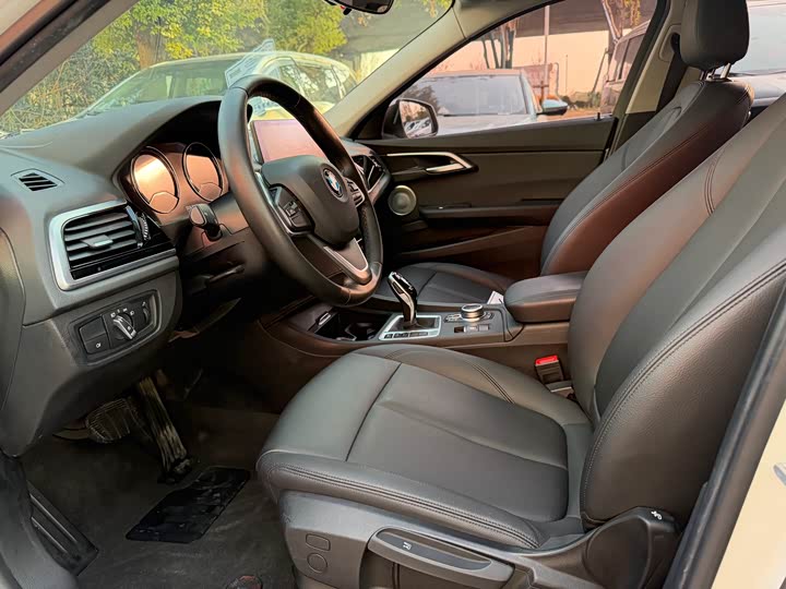 Фото 3 - BMW 1 Series