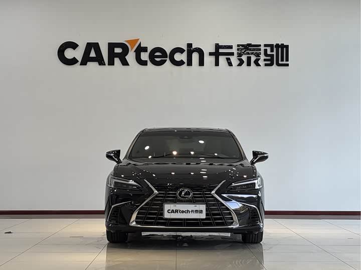 Фото 2 - Lexus ES