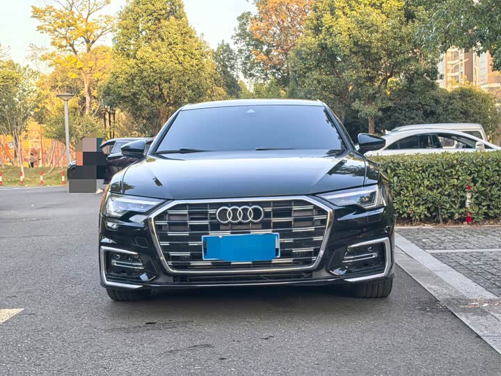 Фото 2 - Audi A6L
