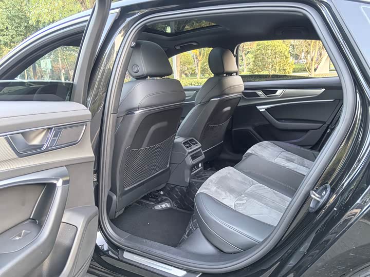 Фото 6 - Audi A6L