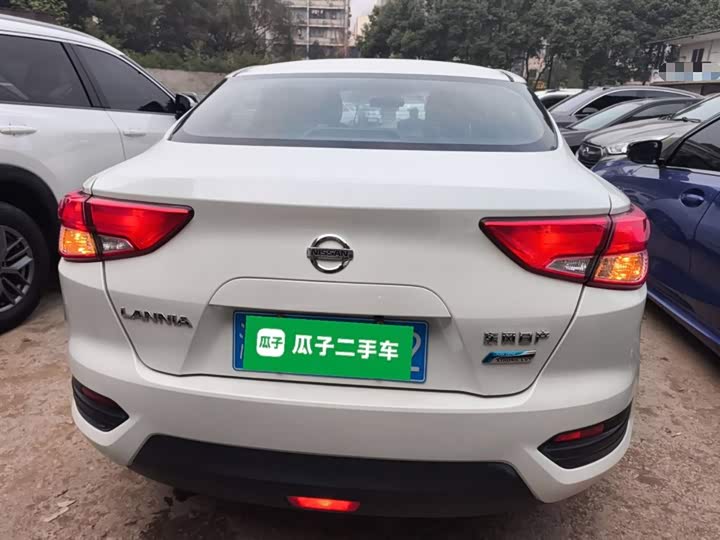 Фото 6 - Nissan Lannia