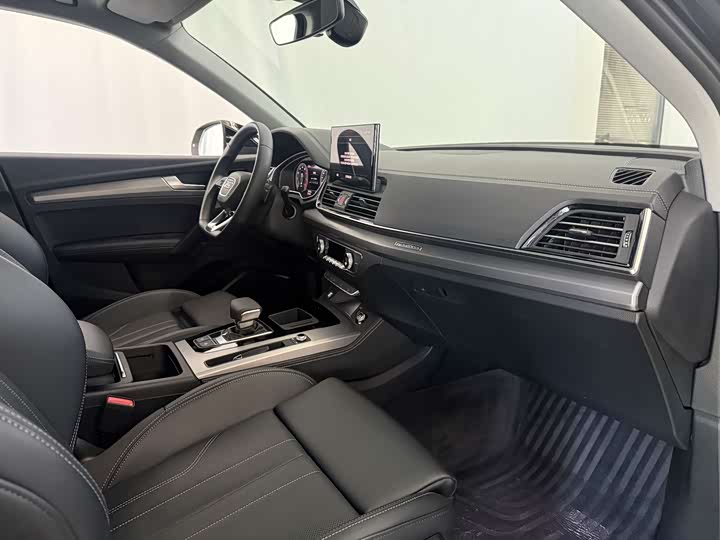 Фото 7 - Audi Q5L