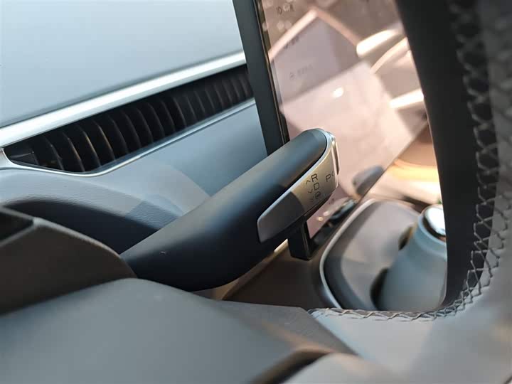 Фото 6 - XPeng Mona M03