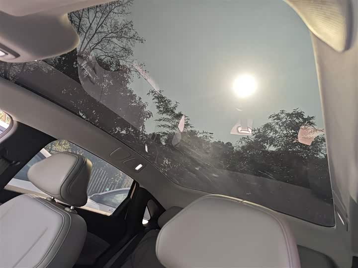 Фото 7 - XPeng Mona M03