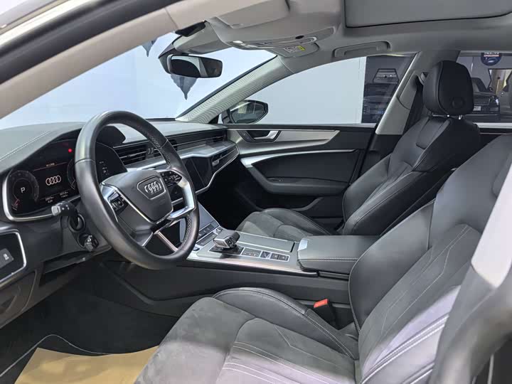 Фото 5 - Audi A7L