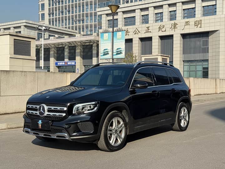 Фото 1 - Mercedes-Benz GLB-Class