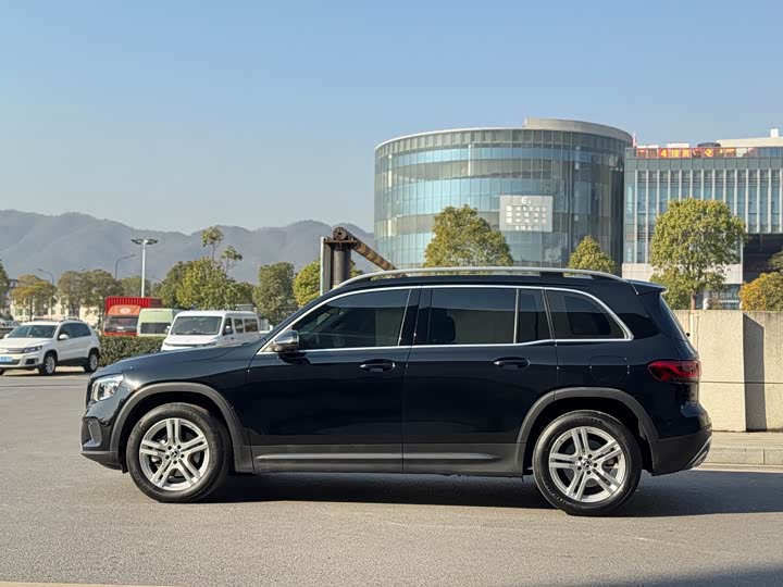 Фото 4 - Mercedes-Benz GLB-Class