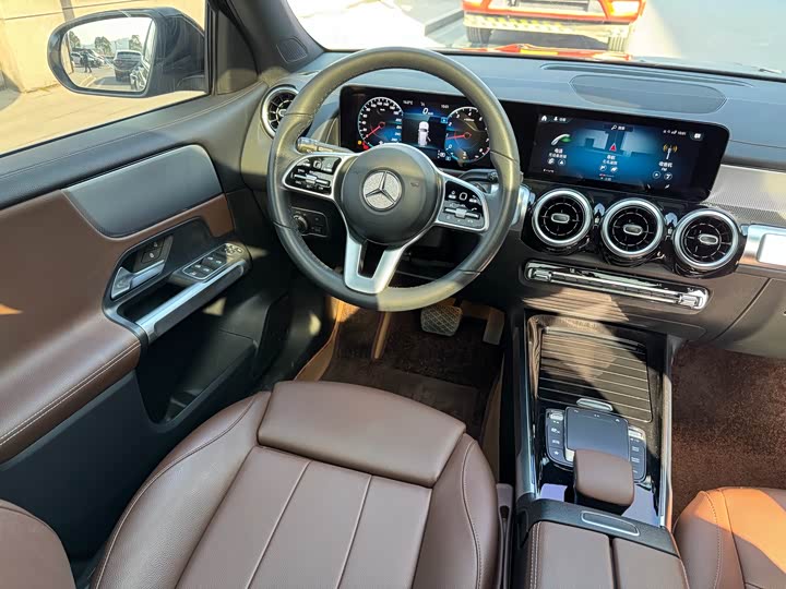 Фото 8 - Mercedes-Benz GLB-Class