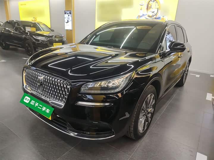 Фото 1 - Lincoln Corsair