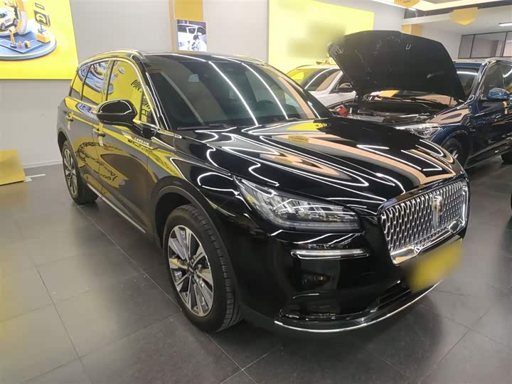 Фото 4 - Lincoln Corsair