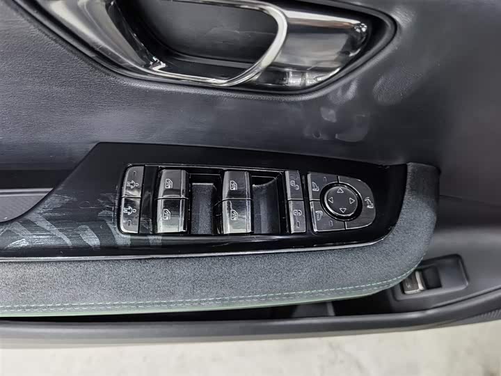 Фото 9 - BYD Han