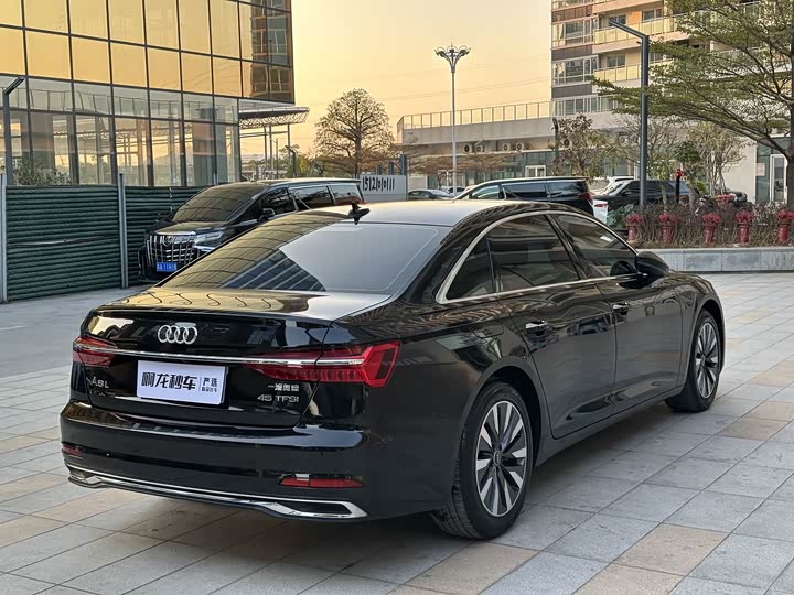 Фото 3 - Audi A6L