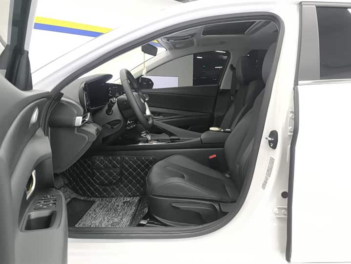 Фото 9 - Hyundai Elantra N line