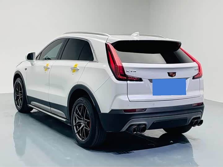 Фото 4 - Cadillac XT4