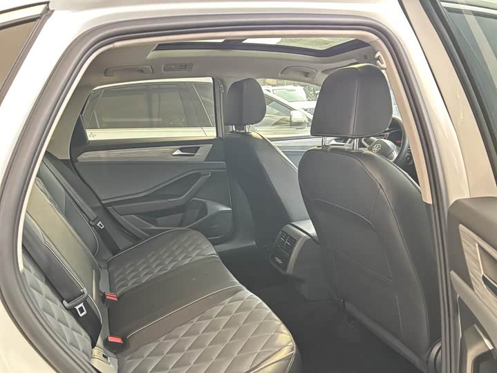 Фото 7 - Volkswagen Sagitar L