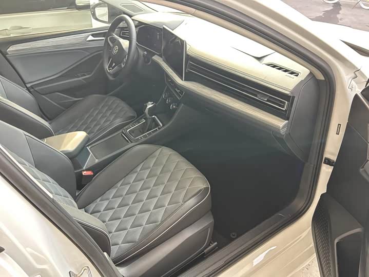 Фото 8 - Volkswagen Sagitar L