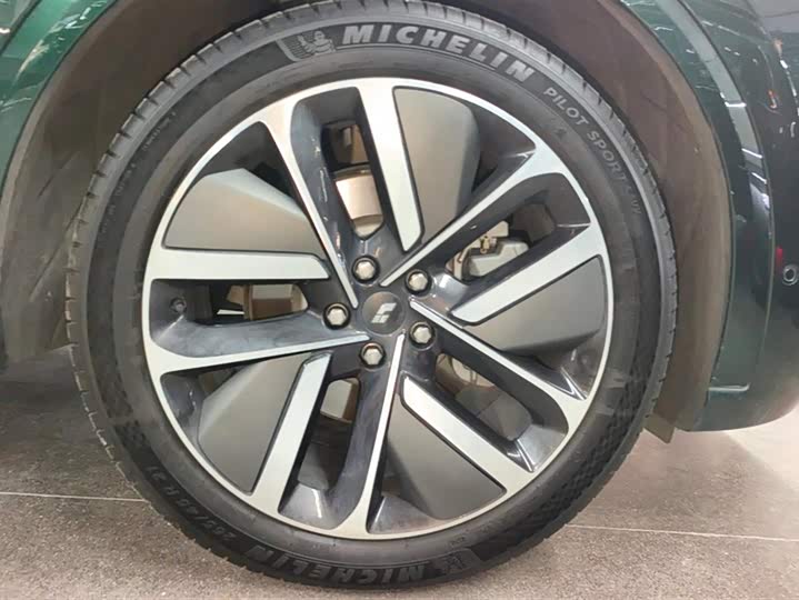 Фото 6 - LiXiang L9