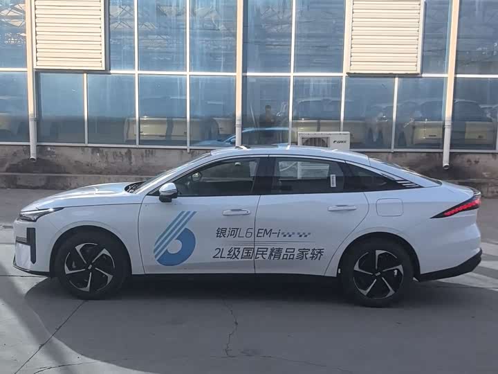 Фото 3 - Geely Galaxy L6