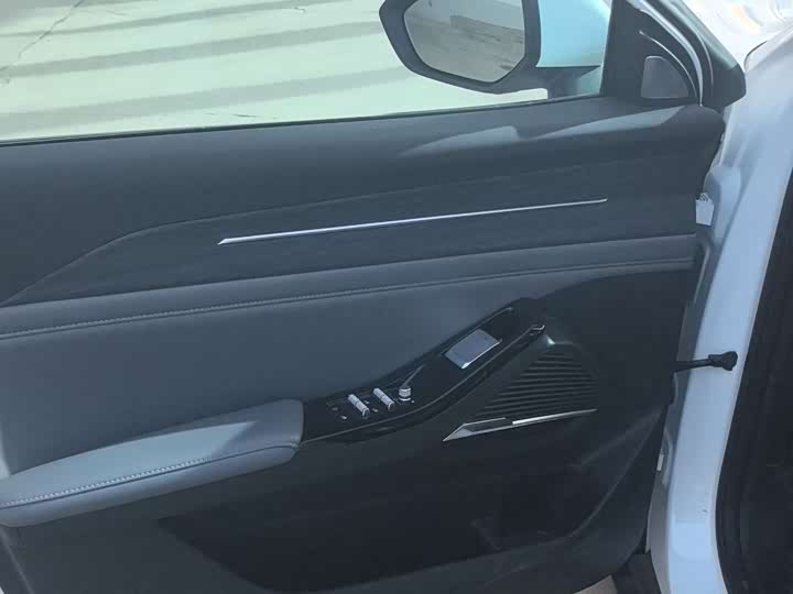 Фото 8 - Geely Galaxy L6