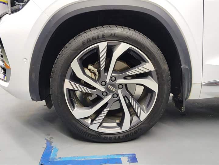 Фото 6 - Geely Monjaro